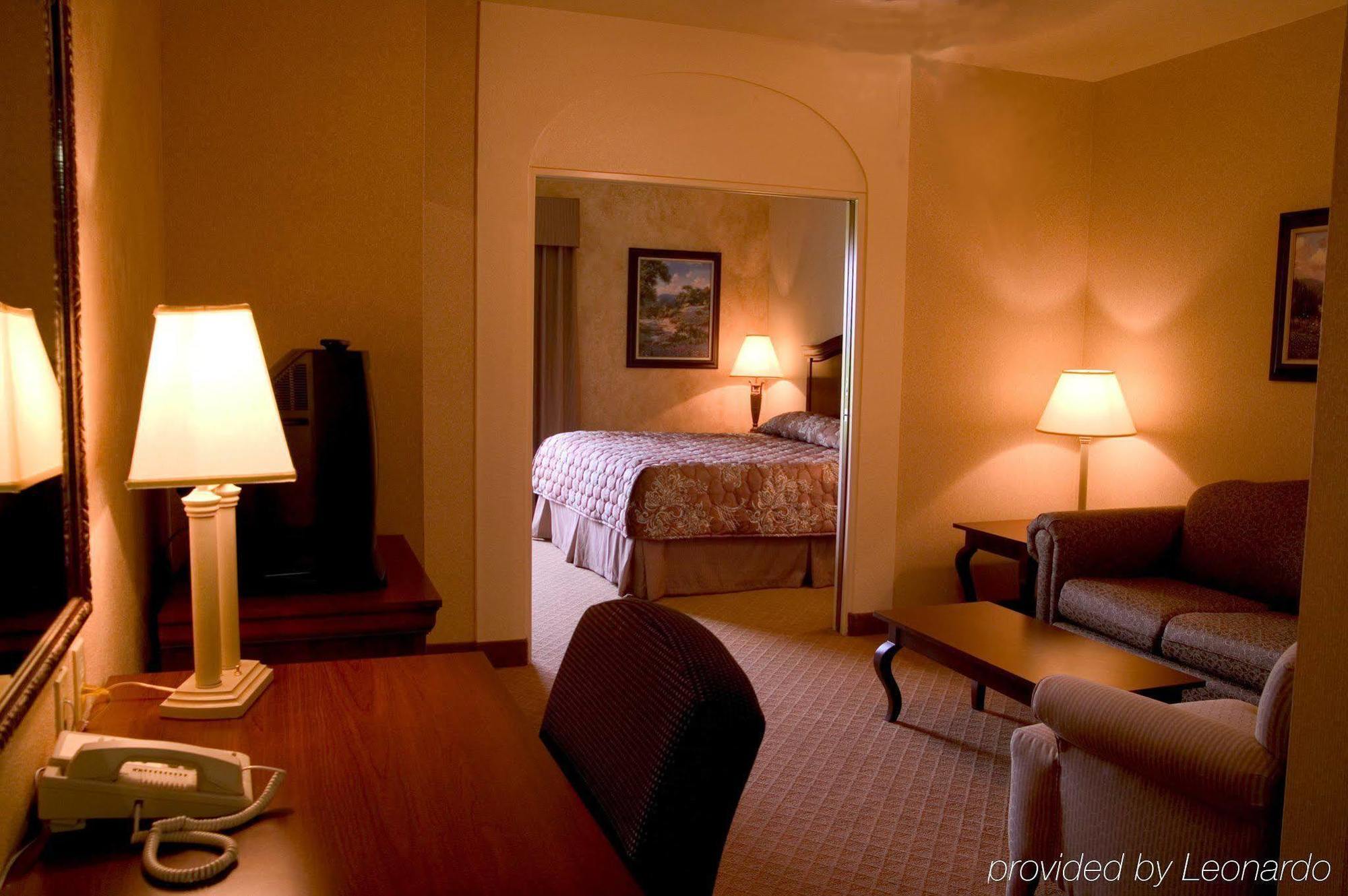 Inn On Barons Creek Fredericksburg Phòng bức ảnh