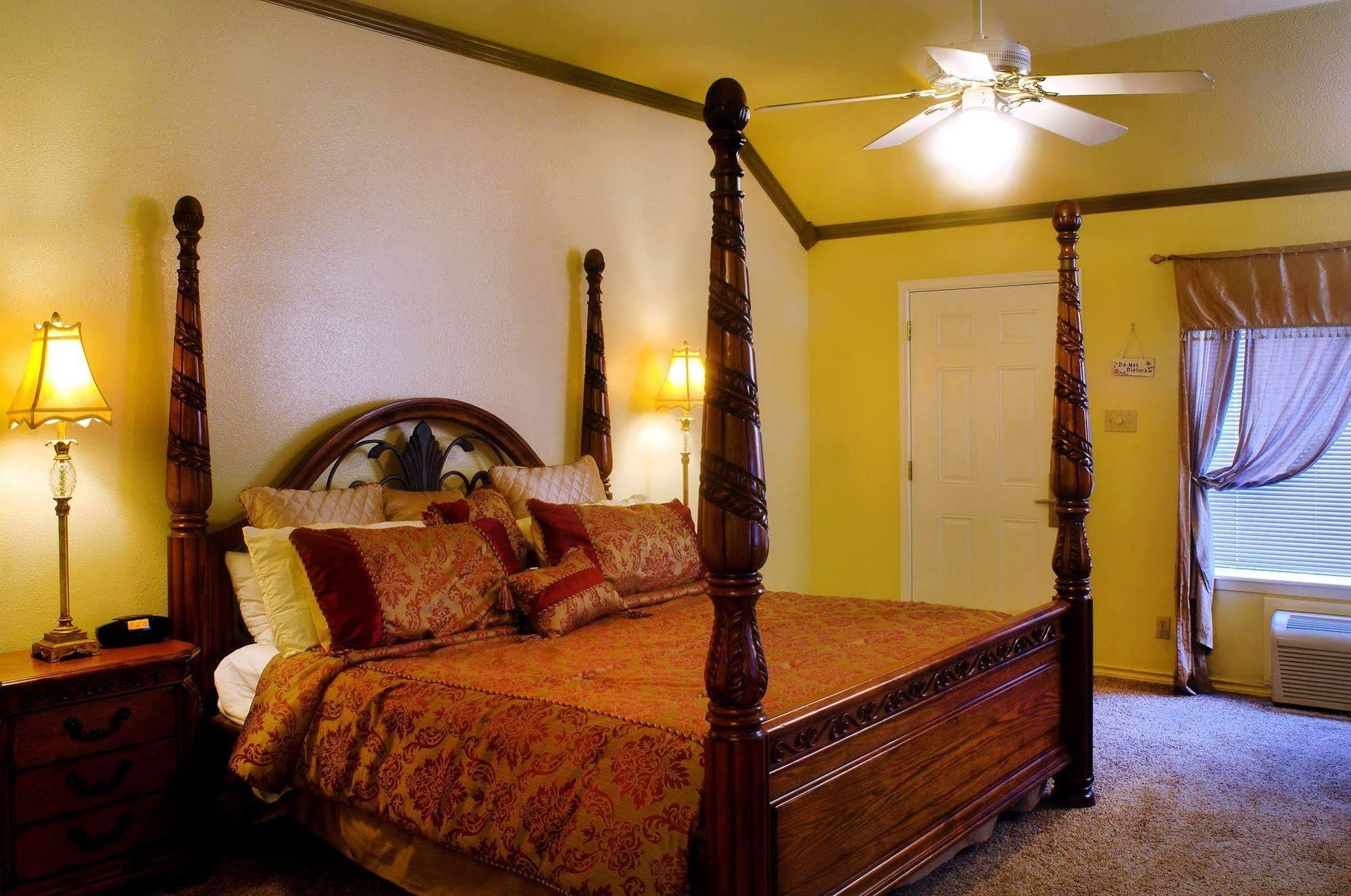 Inn On Barons Creek Fredericksburg Phòng bức ảnh